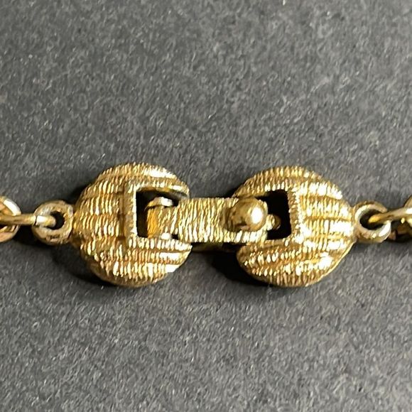 Vintage 1960s Monet Gold Necklace and Earring Set - Picture 14 of 16